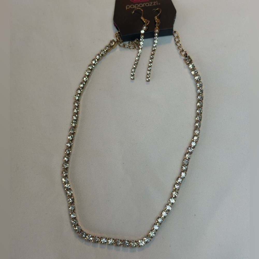 Elegant Gold Rhinestone Choker - Picture 4 of 5
